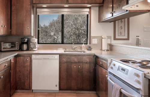 Watsonville House | Family Friendly 4BR Beach Home for 12
