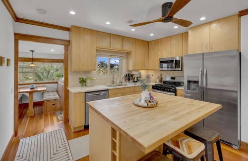 University Heights House | Family Friendly - Canyonview, Jacuzzi, EV Charger, Desk