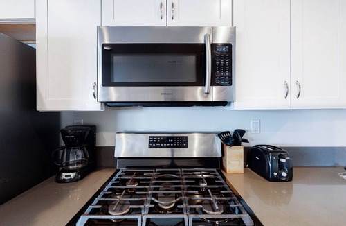 South Oceanside Condo | Family-Friendly Condo w/Beach Access, Free WiFi, and Private Washer/Dryer