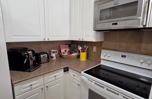 Aloha House | Family-Friendly One-Level Home in Aloha