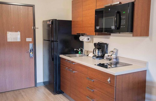 West Jordan Hotel | Family-Friendly Room Near Jordan Landing w/Kitchen! Pets Allowed