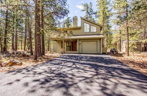 Sunriver House | Family-Friendly Sunriver Retreat with Hot Tub and Bikes - DIAM04