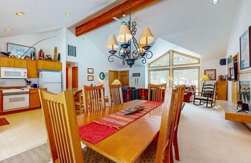 Sunriver House | Family-Friendly Sunriver Home with Private Hot Tub, Shared Pool, WiFi, SHARC passes
