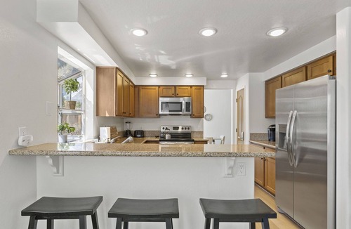 Northwest Reno House | Family Friendly! The Peachtree House, Reno's Scandinavian Haven