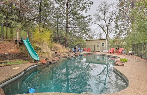 Applegate House | Family-Friendly 'Forest Cabin' w/Hot Tub