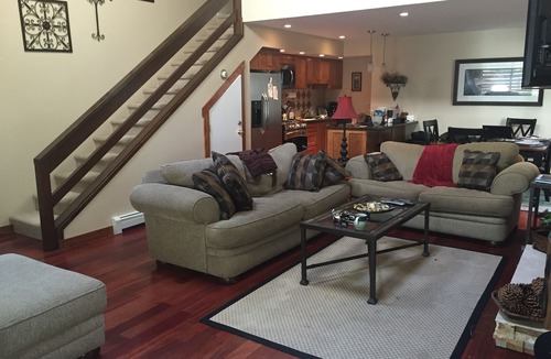 Incline Village Condo | Family Friendly 3 BR Lake Tahoe Retreat close to Lake, Casino and Skiing.