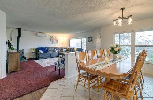 Roseburg House | Family-Friendly Winston Vacation Rental w/Deck!