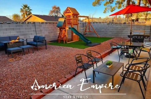 Las Vegas House | Family Largue House: Slide, Game Room & Jacuzzi