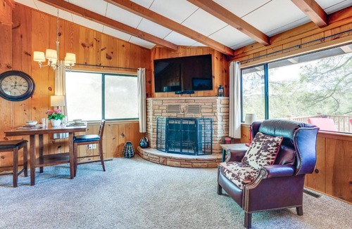 Mountain Club House | Family Mountain Getaway, Retreat to the Cool Pine
