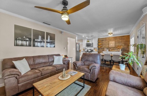 West Sacramento House | Family & Pet Hot Tub Playhouse