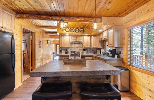 Meadow View Heights Cabin | Family Retreat at the Lazy S Cabin - 3 Living Spaces, game room, and swings!
