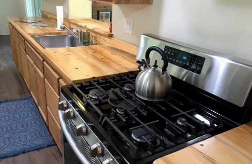 Dunlap House | Family Retreat and Recreation Paradise Near Kings Can. NP Great Wifi, EV Charger