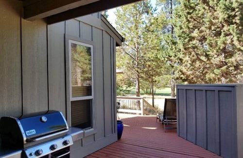 Sunriver House | Family Retreat with Access to The Cove