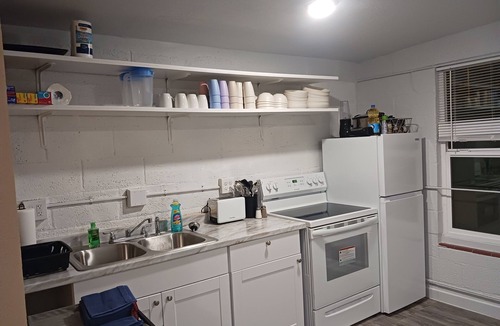 Richfield Apartment | family reunion HQ. 8 beds 2 bathrooms and a hot tub!
