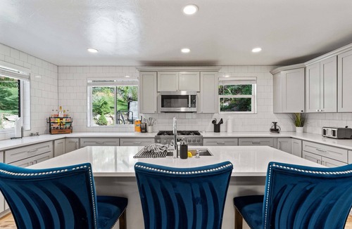 Olympus Cove House | Family Ski Oasis 7BR 16-Person Spa Mins to Skiing Home by RedAwning