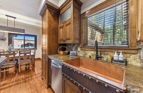 Al Tahoe House | Famous Cabin - Hot Tub, Walk to Lake, Pets