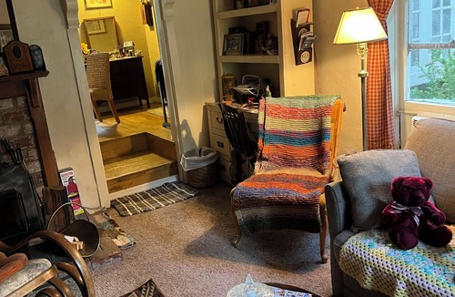 Castella Cottage | Famous fully furnished castle stone inn in nor cal