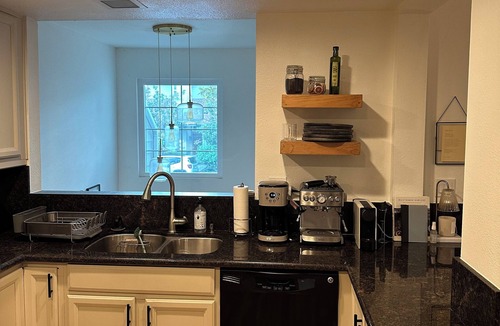 Clairemont Mesa West House | Fantastic 3-bedroom townhome in San Diego perfect for your getaway