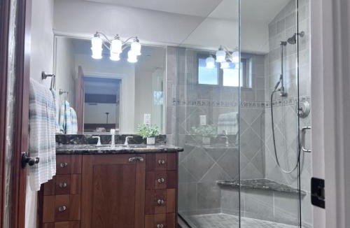 Southwest Anaheim House | Fantastic 5 Bedroom 4 bath home with new Pool & Jacuzzi