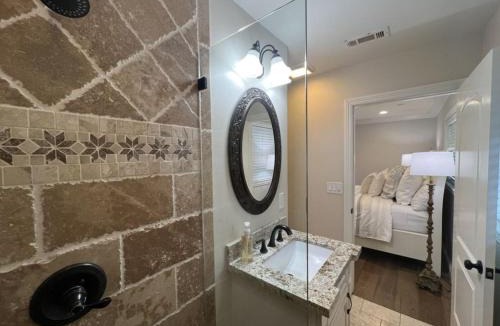 Anaheim Resort House | Fantastic 6 bedroom, 4 & Half bath home (4 master Suites), pool home