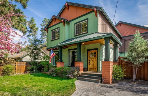 River West House | Fantastic location, spacious and beautiful, perfect for groups, hot tub, dog ok