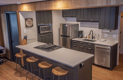 Overlook Park House | Fantastic Updated Home, SHARC Passes, King Suite