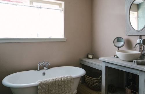Vacaville House | Farm Stay : Barn Queen rooms
