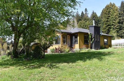 Freshwater House | Farmhouse Cabin in the Redwoods