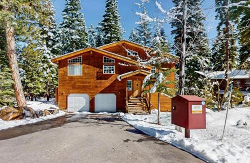 Tahoe Vista House | Fawn Lodge