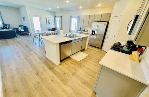 Fernley House | Fernley House-20 Min to USA Pkwy/Pets Welcome/4BR/Sleeps 11