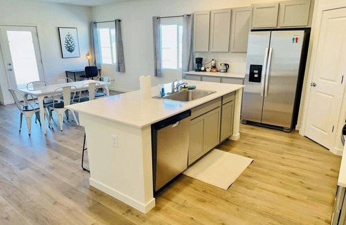 Fernley House | Fernley House-20 Min to USA Pkwy/4BR/6 Beds, Pets Welcome!