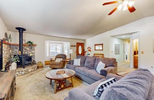 Arnold House | Fire Pit, Near Lake: 'Evergreen Escape' in Arnold