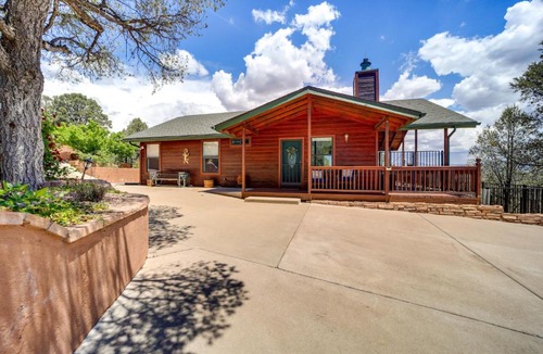 Payson House | Fire Pit & Views: ‘Falconcrest’ Cottage in Payson!