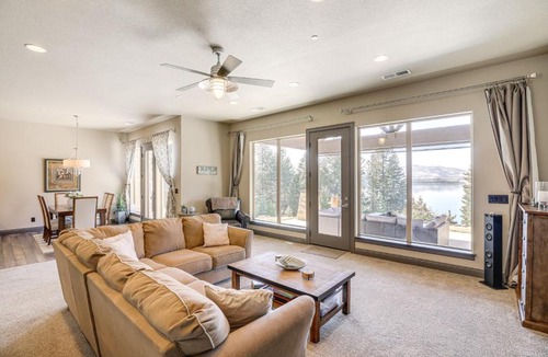Lake Almanor Country Club House | Fire Pit + Views: Serene Lake Almanor Retreat