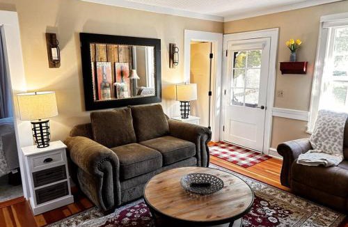 Jacksonville House | Fireside Cottage
