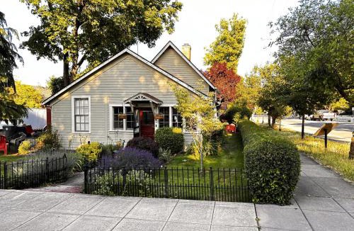 Jacksonville House | Fireside Cottage