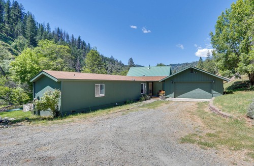 Douglas City House | Fish, Hike & Explore! Mtn-View Trinity River Home
