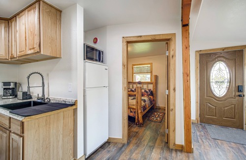 Chiloquin Cabin | Fish & Hike: Peaceful Cabin on Williamson River