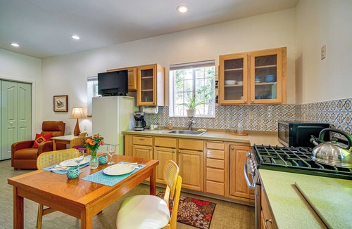 Trail Apartment | Fish, Raft & Hike: Southwest OR Couple’s Retreat!