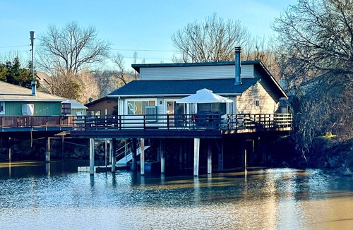 Clearlake House | Fishing bungalow on the water w/private dock.