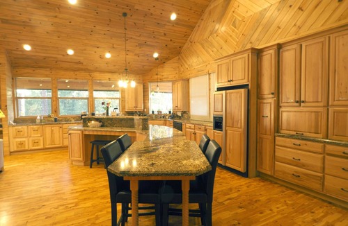 Junction City House | Fishing, Hiking, and Family Friendly Creekside Mountain Retreat