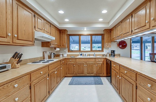 Grants Pass House | Fishing & Rafting Retreat: 7 Mi to Rogue River!
