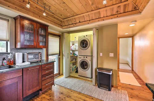Fort Valley Cabin | Flagstaff Cabin! 5 Minutes from Snowbowl! Stunning Views on 1+ Acre. Sleeps 8!