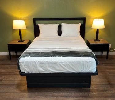 Bell Hotel | Florentine Motel And Studio