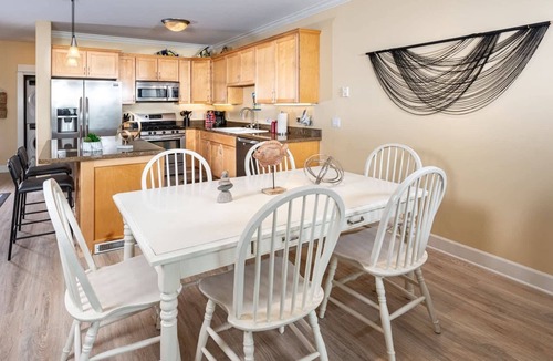 Lincoln City Condo | Flying Kites Condo, Hot Tub & Oceanfront Pool
