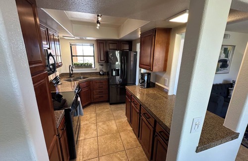 Catalina Foothills Estates Condo | Foothills gem!