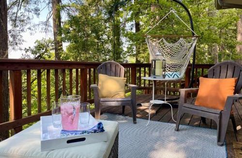 Western House | Forest Gallery- Mid-Century Modern With City Views