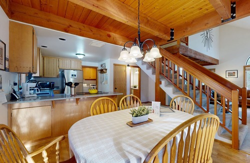 Sunriver House | Forest hideaway with hot tub, Ping-Pong & SHARC passes - near skiing & golf