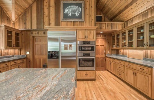 Rhododendron Cabin | Forest Lodge Luxe with Hot Tub & Sauna