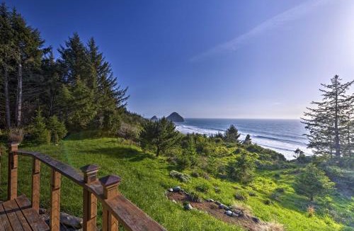 Port Orford House | Forested Gold Beach House w/Panoramic Ocean Views